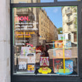 Pourquoi j’ai écrit « Non, nos livres ne sont pas réservés aux enfants noirs » sur ma vitrine